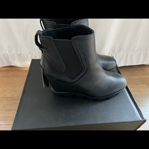 Sorel Joan Uptown Chelsea Wedge boots 8.5 Black Brand New in Box